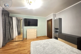 2-к. квартира, 57 м², 3/17 эт.